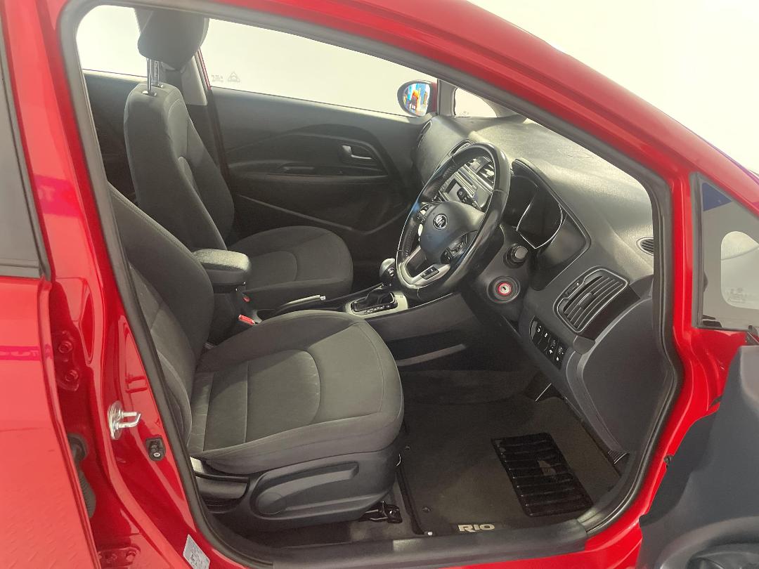Photo '16' of KIA RIO