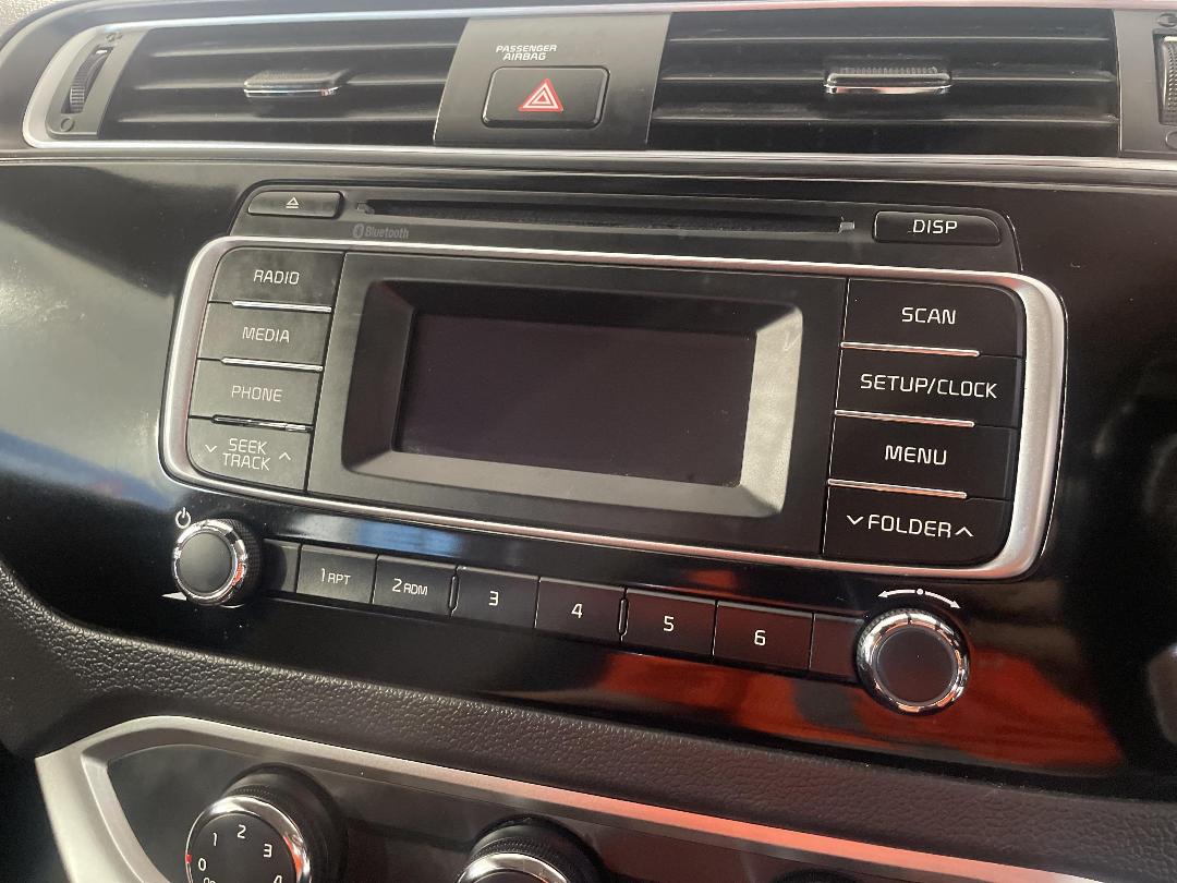 Photo '28' of KIA RIO