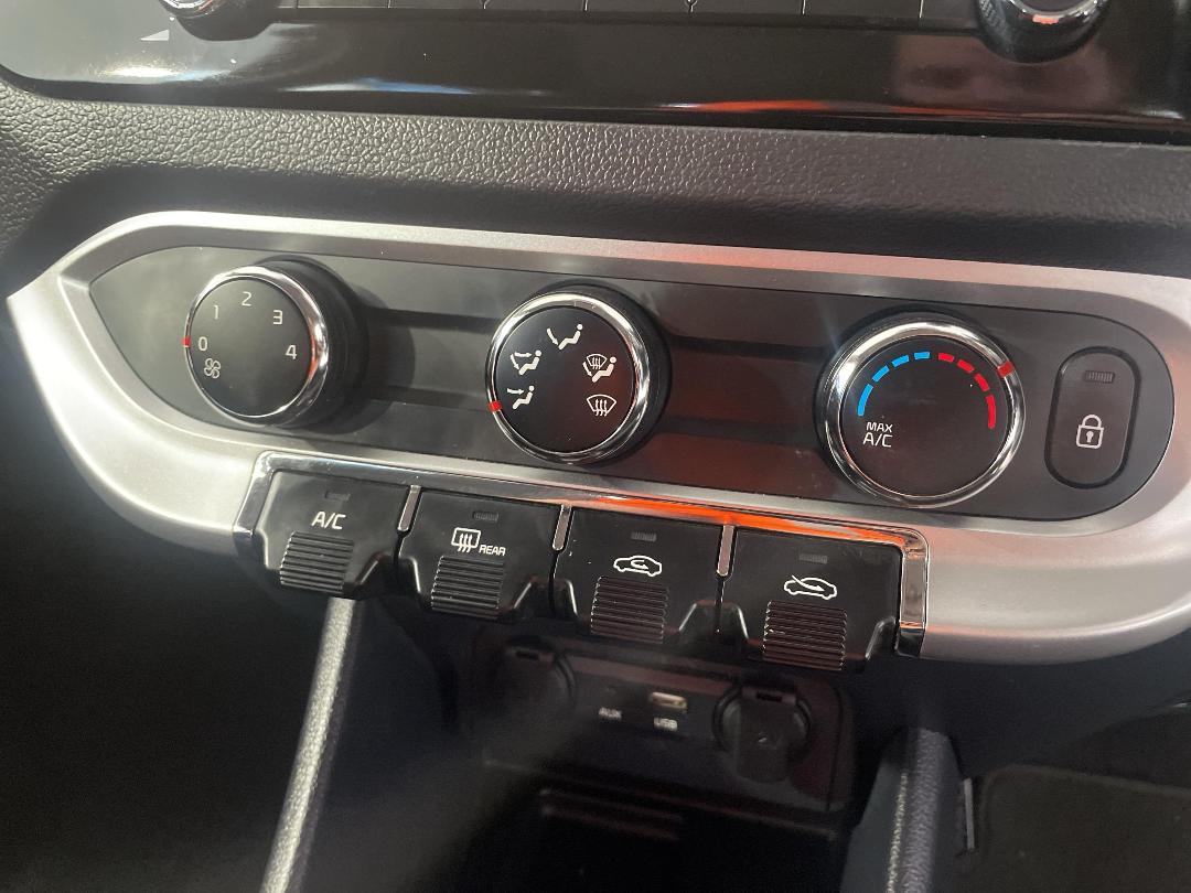 Photo '29' of KIA RIO