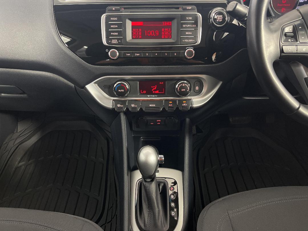 Photo '18' of KIA RIO