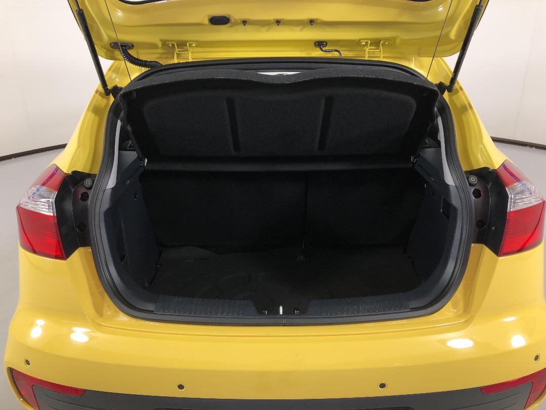 Photo '14' of KIA RIO Photo '14' of KIA RIO