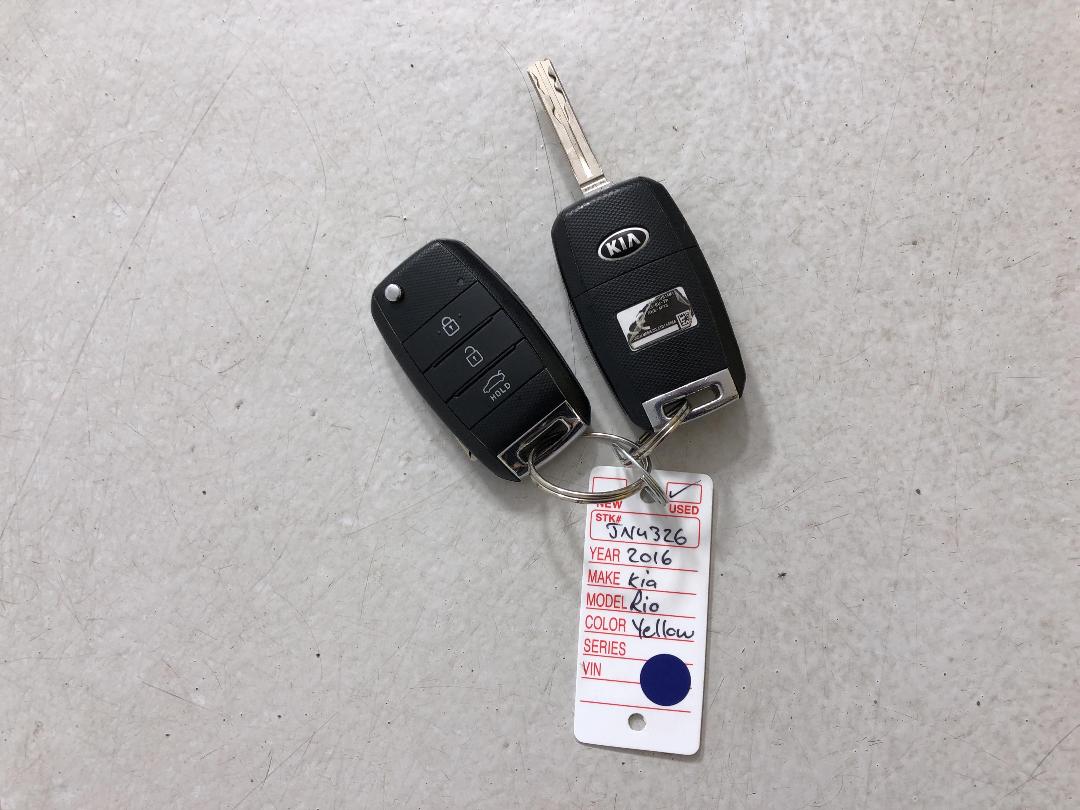 Photo '22' of KIA RIO Photo '22' of KIA RIO