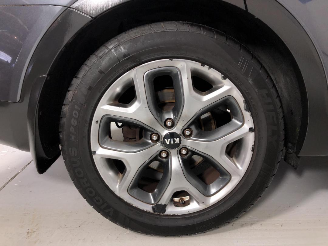 Photo '12' of KIA Sorento