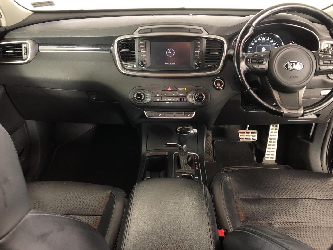Photo '17' of KIA Sorento