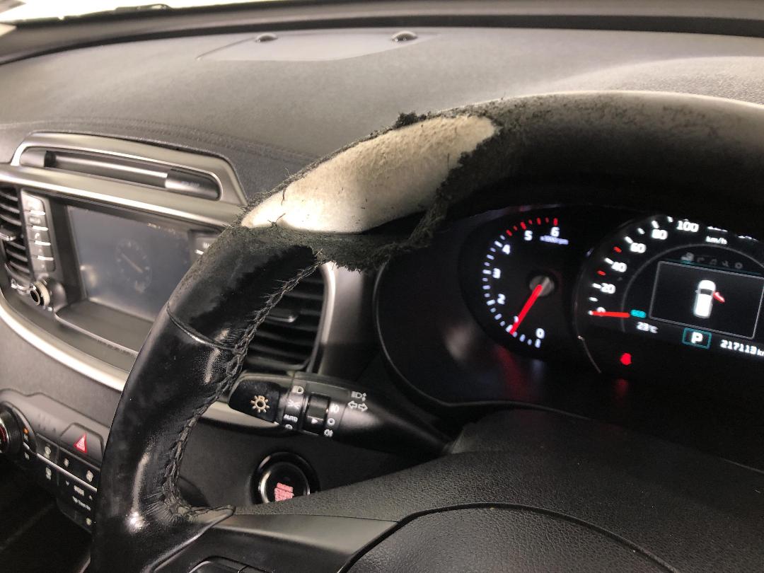 Photo '23' of KIA Sorento Photo '23' of KIA Sorento