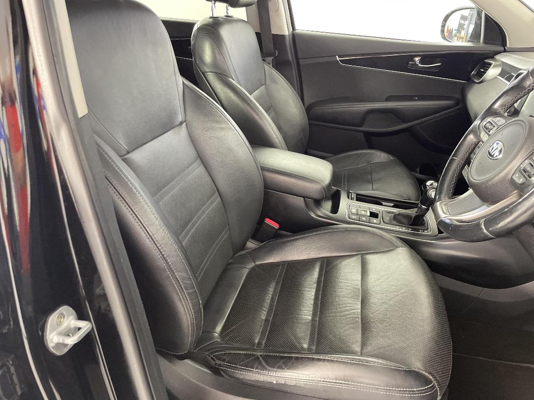 Photo '16' of KIA Sorento