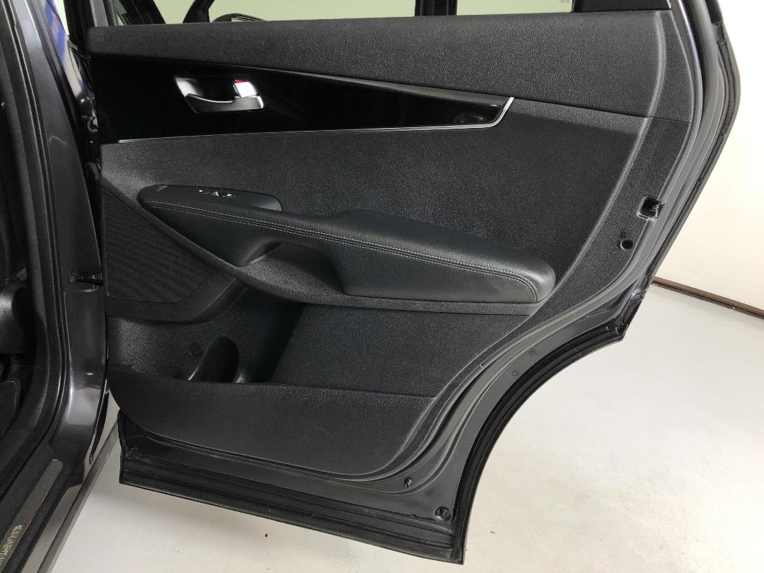 Photo '19' of KIA Sorento Photo '19' of KIA Sorento