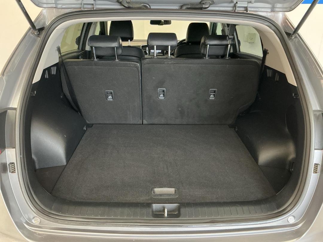 Photo '14' of KIA Sportage Photo '14' of KIA Sportage