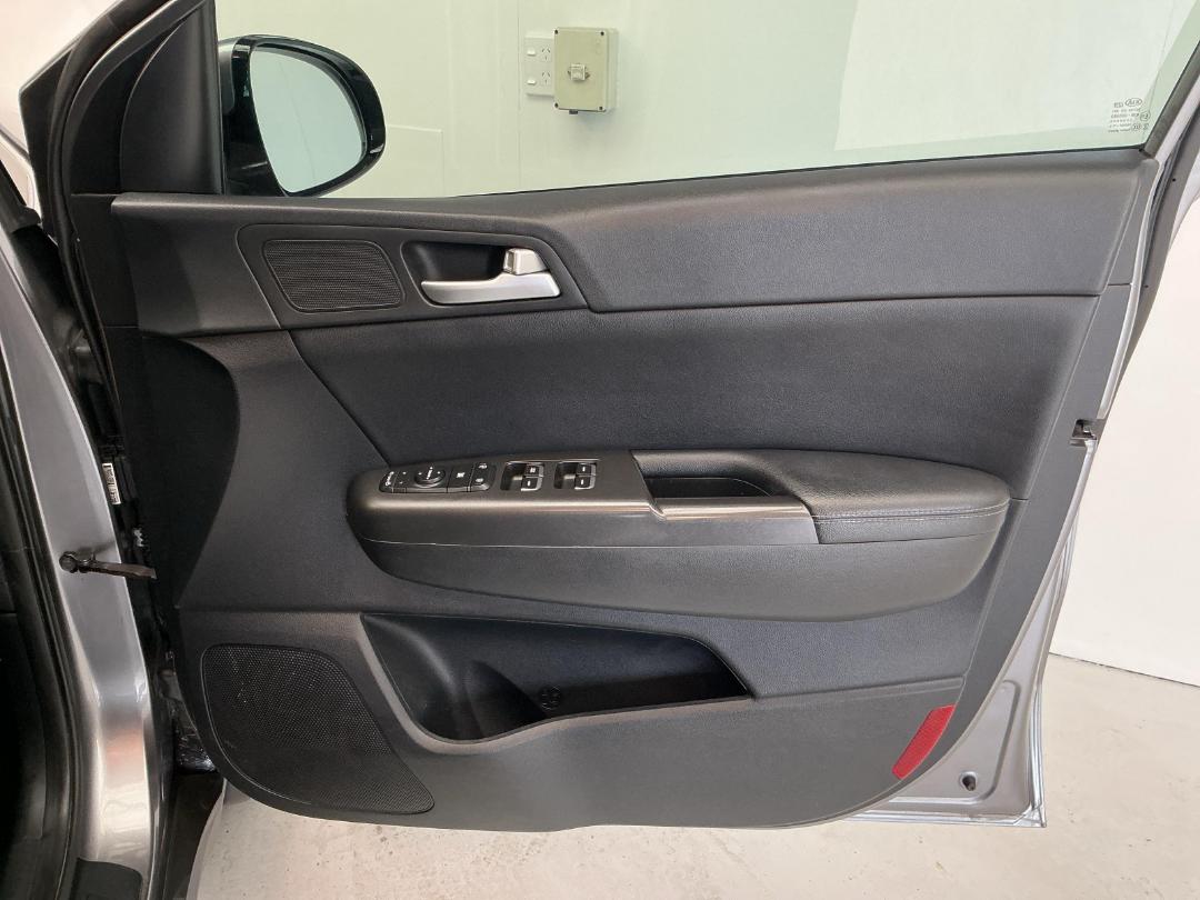 Photo '15' of KIA Sportage Photo '15' of KIA Sportage