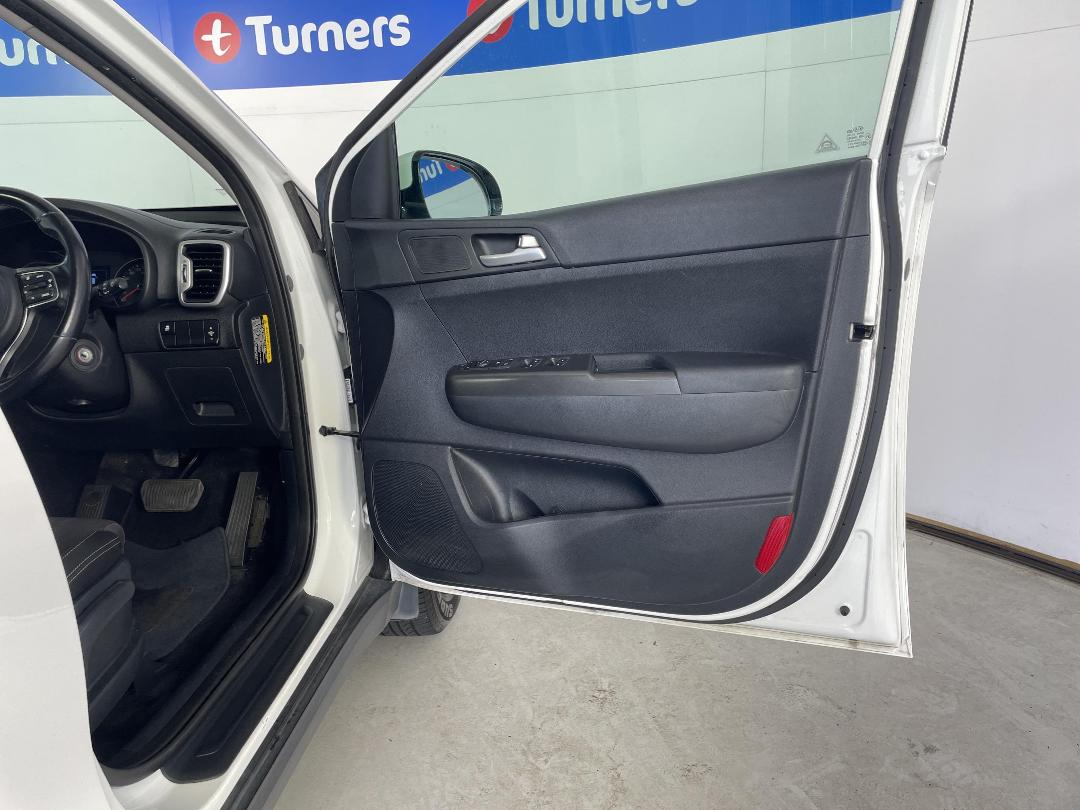 Photo '15' of KIA Sportage Photo '15' of KIA Sportage