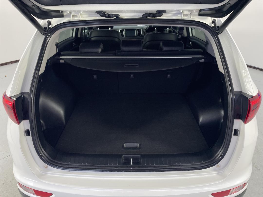 Photo '14' of KIA Sportage Photo '14' of KIA Sportage