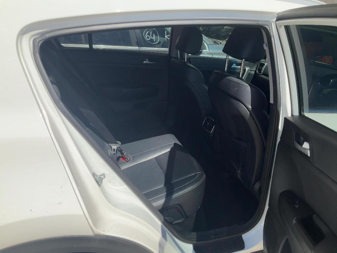 Photo '8' of KIA Sportage EX