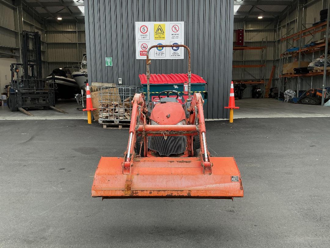 Photo '10' of Kubota B3150 Tractor