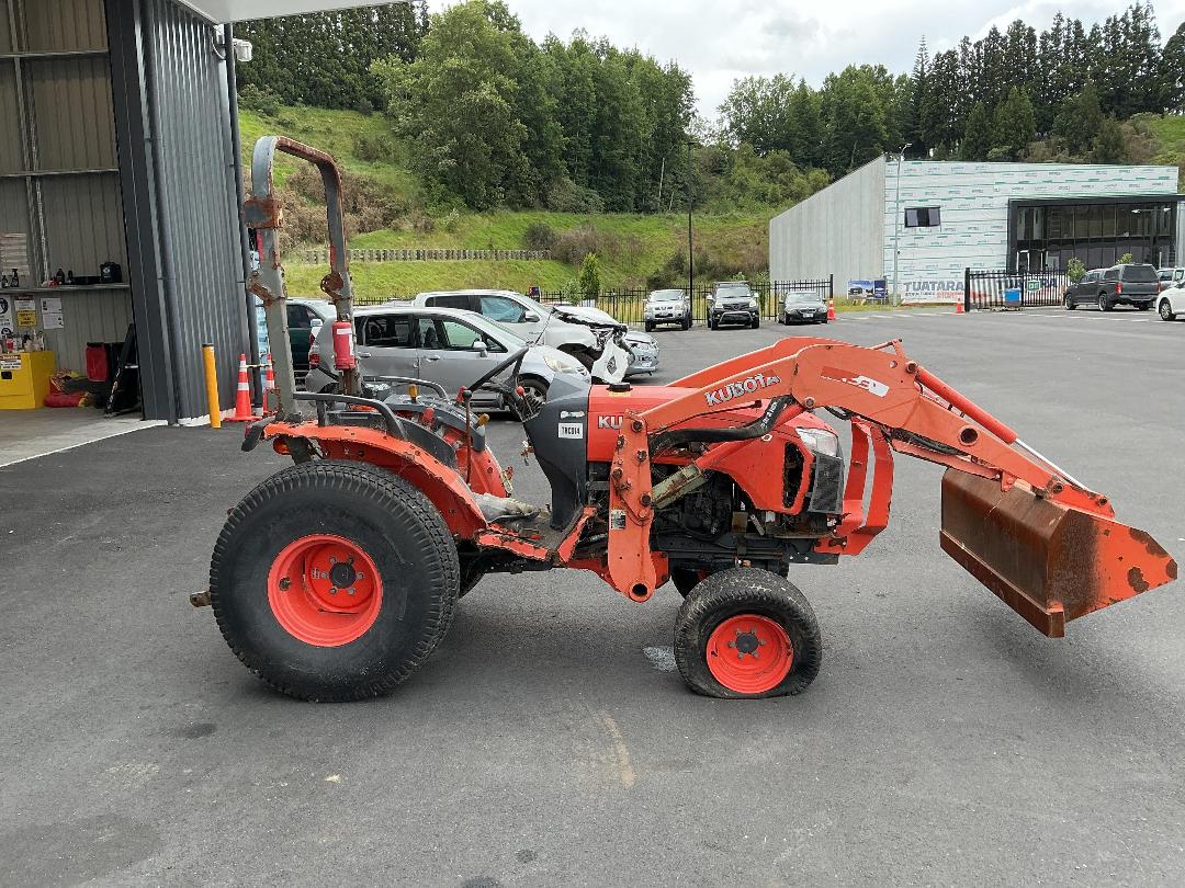 Photo '3' of Kubota B3150 Tractor