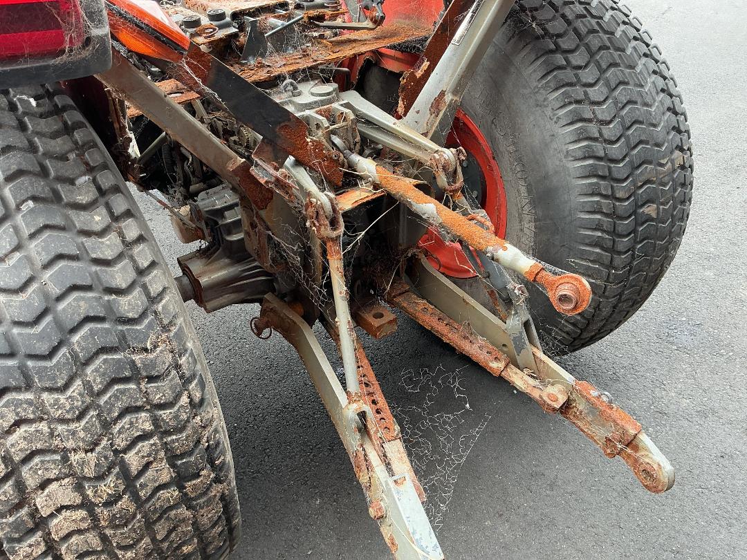 Photo '21' of Kubota B3150 Tractor