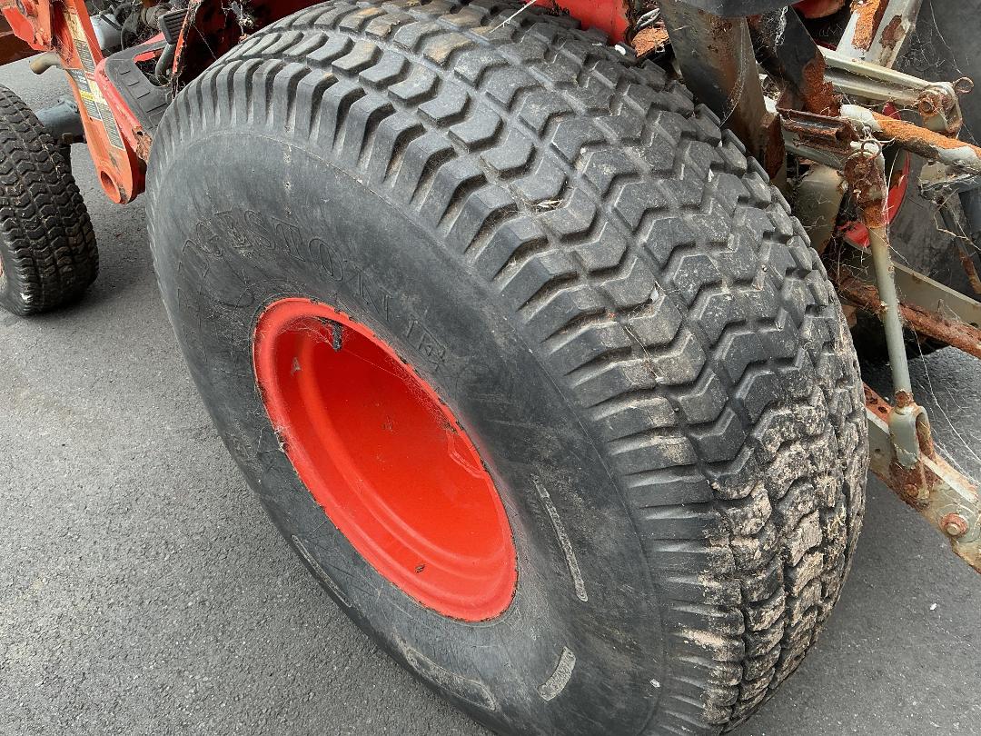 Photo '29' of Kubota B3150 Tractor