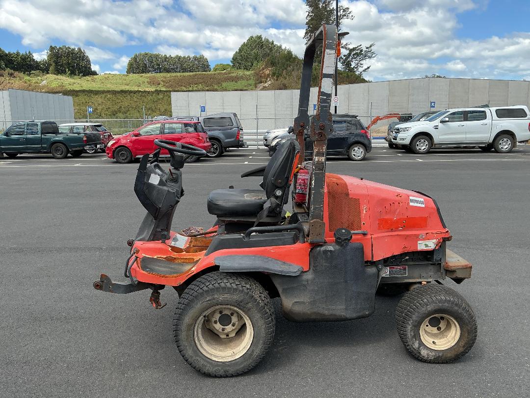 Photo '7' of Kubota F3690 Mower