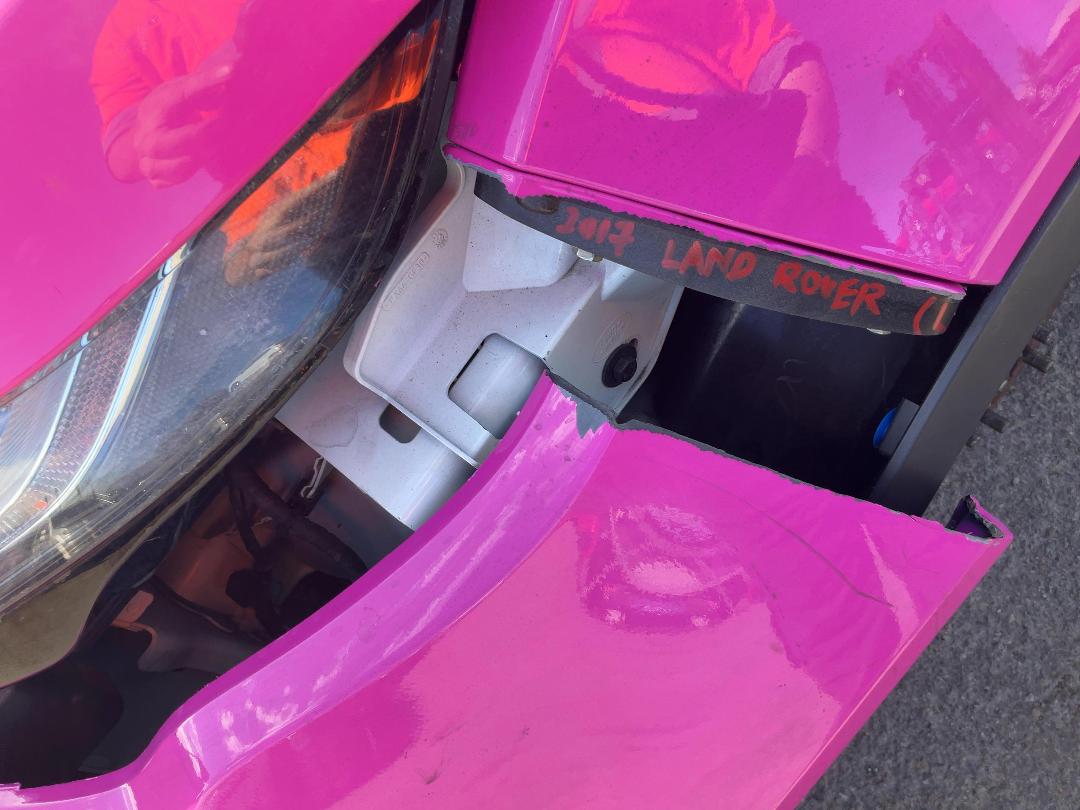 Photo '8' of Land Rover Range Rover Evoque SI4 HSE Dynamic Photo '8' of Land Rover Range Rover Evoque SI4 HSE Dynamic