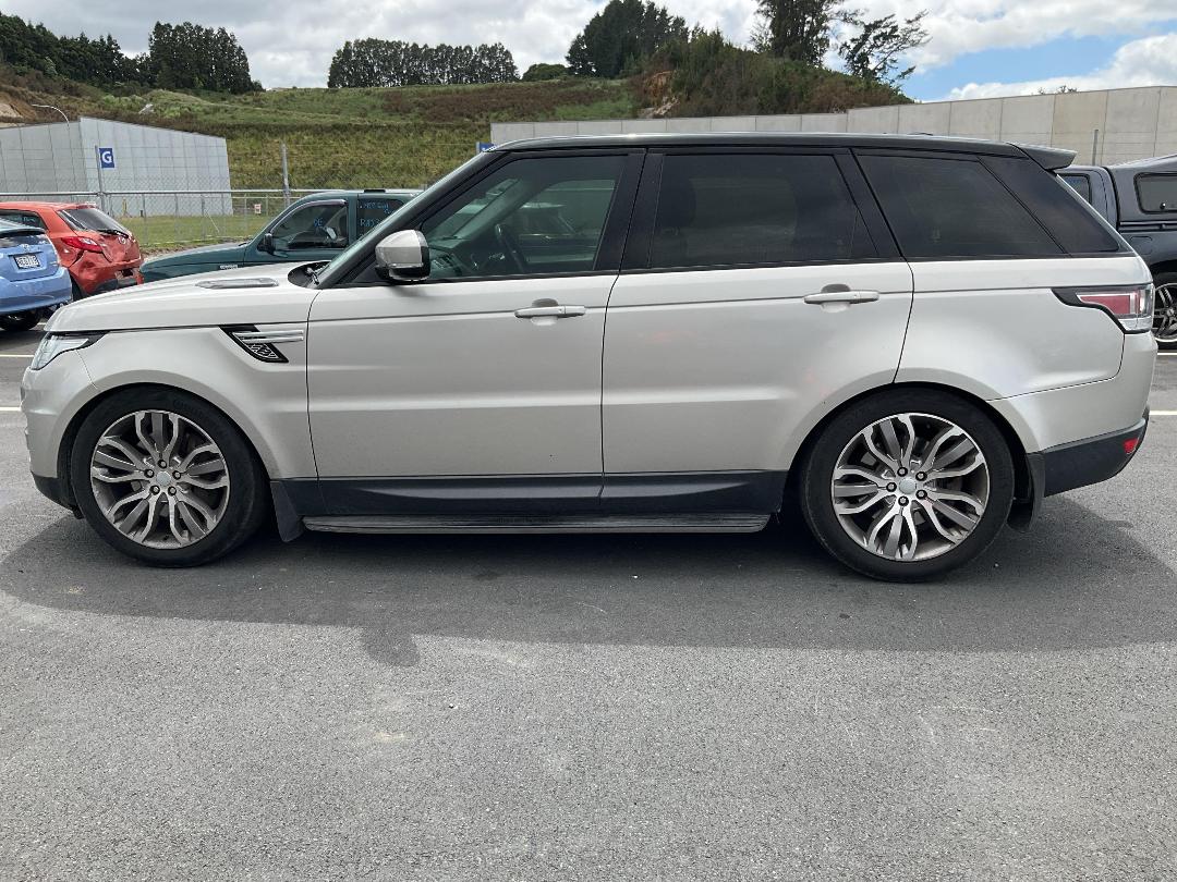 Photo '6' of Land Rover Range Rover Sport SDV6 HSE Photo '6' of Land Rover Range Rover Sport SDV6 HSE
