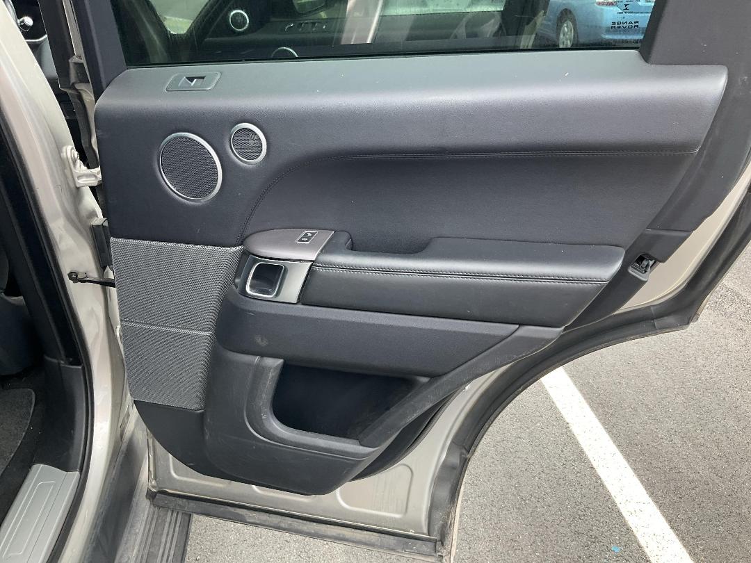 Photo '18' of Land Rover Range Rover Sport SDV6 HSE Photo '18' of Land Rover Range Rover Sport SDV6 HSE