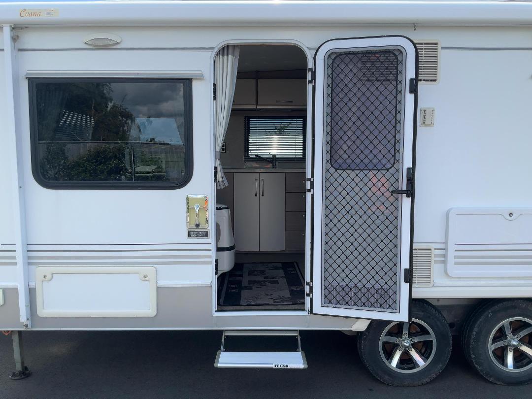 Photo '9' of Leisureline Platinum Caravan - Tandem