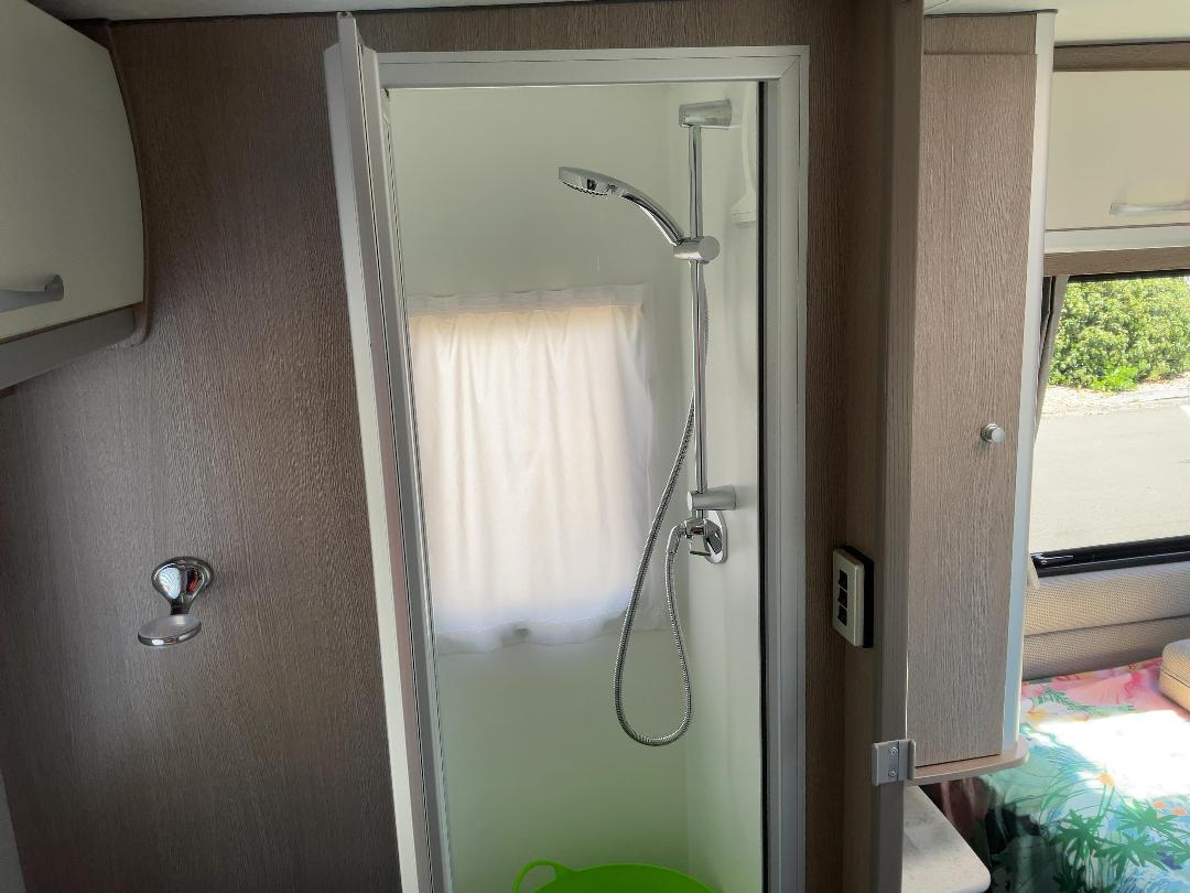 Photo '12' of Leisureline Platinum Caravan - Tandem