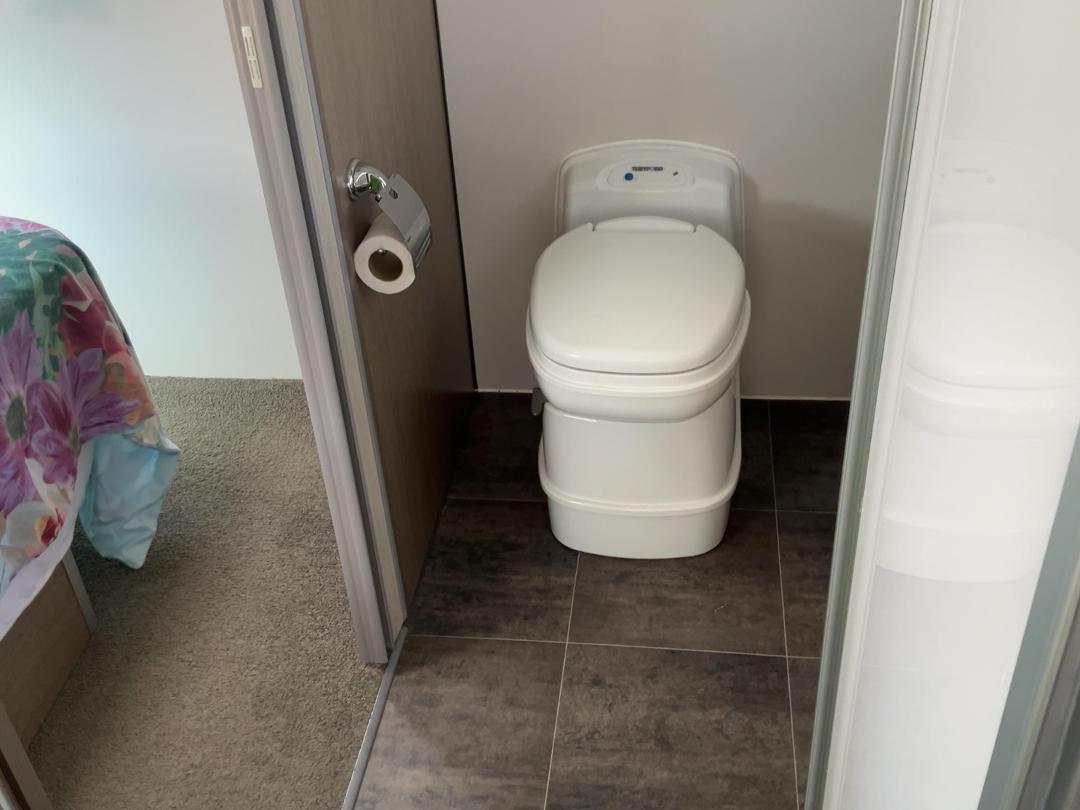 Photo '13' of Leisureline Platinum Caravan - Tandem