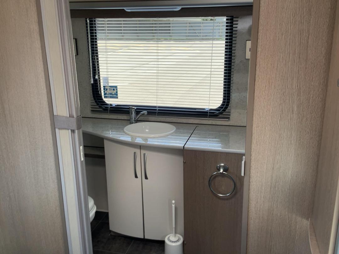 Photo '14' of Leisureline Platinum Caravan - Tandem