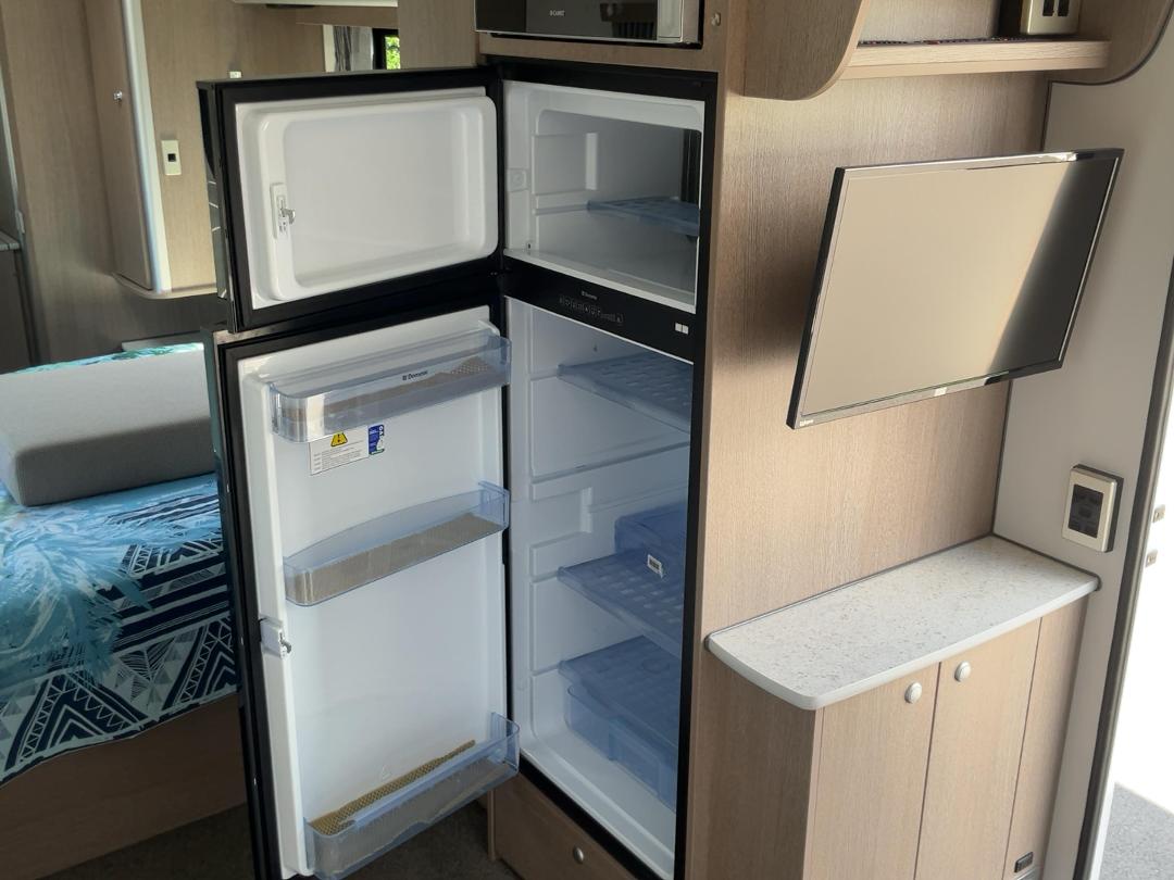 Photo '15' of Leisureline Platinum Caravan - Tandem