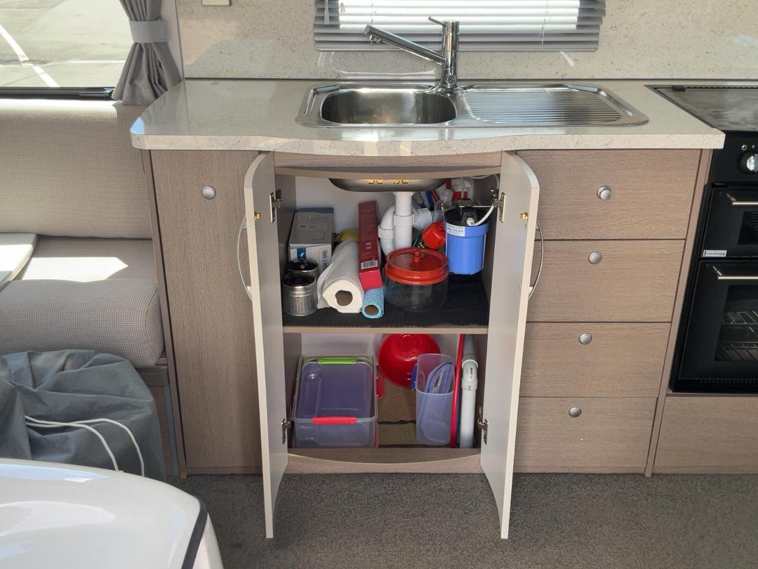 Photo '17' of Leisureline Platinum Caravan - Tandem