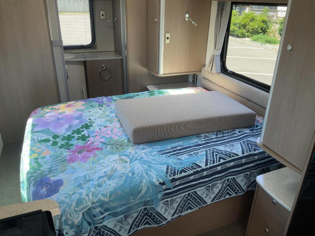 Photo '25' of Leisureline Platinum Caravan - Tandem