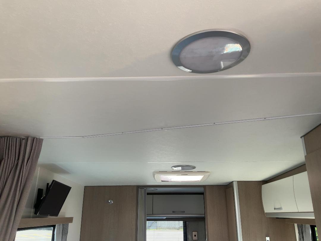 Photo '28' of Leisureline Platinum Caravan - Tandem