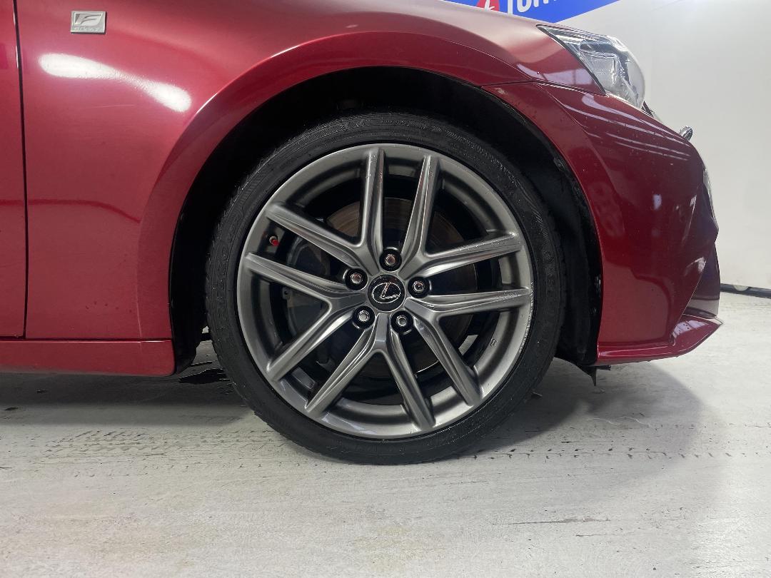 Photo '9' of Lexus IS200T