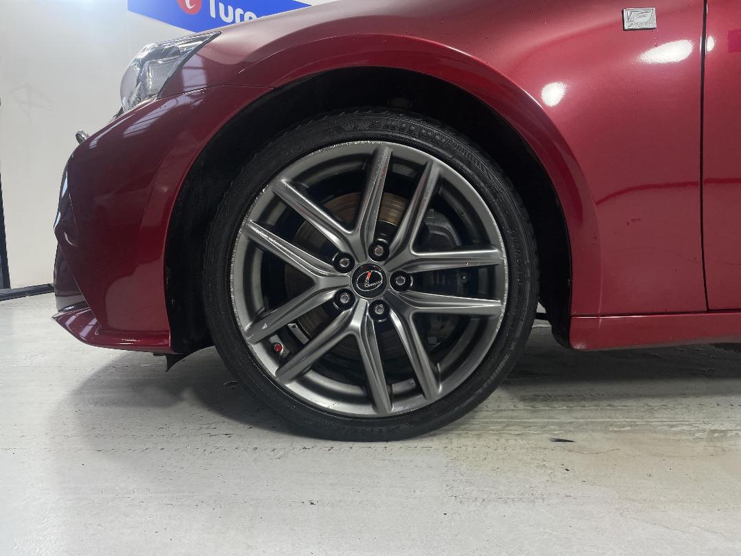 Photo '10' of Lexus IS200T