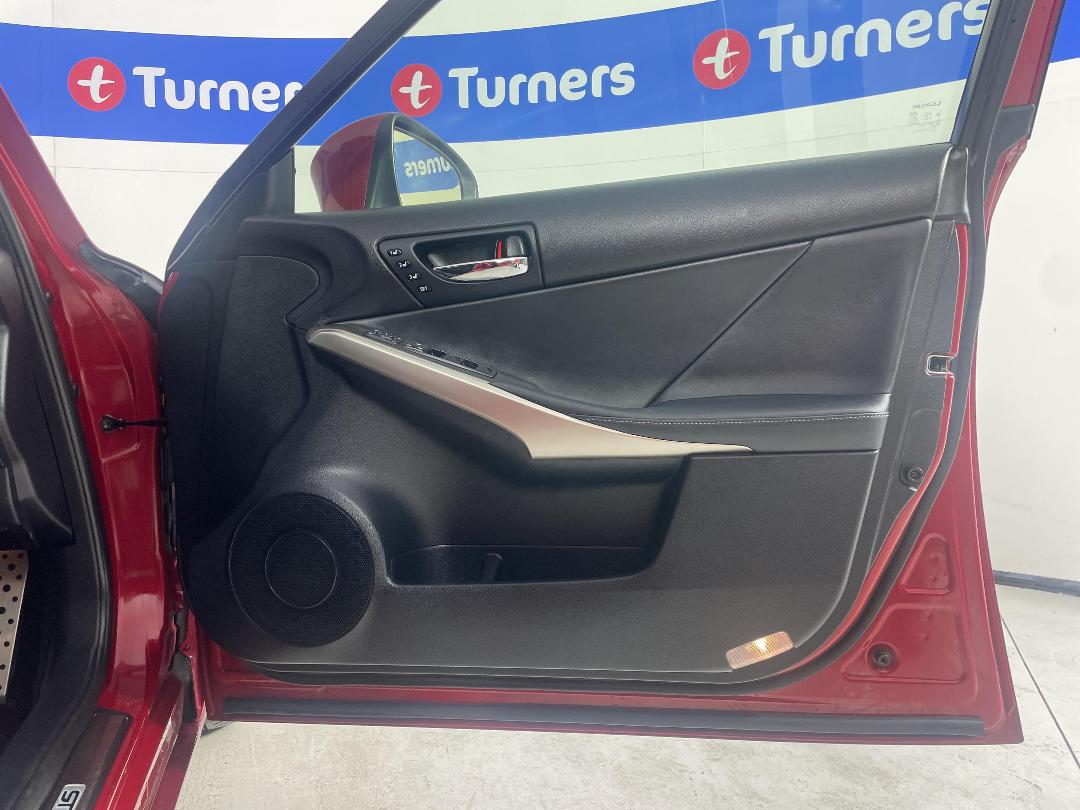 Photo '14' of Lexus IS200T