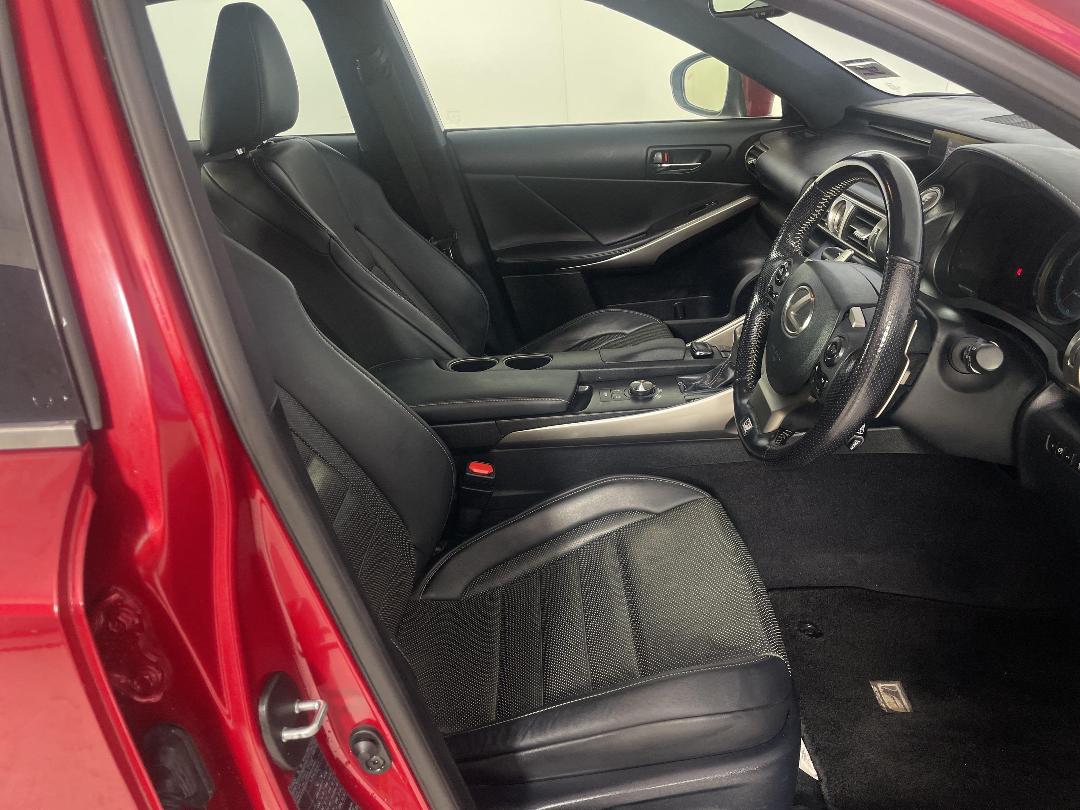 Photo '15' of Lexus IS200T