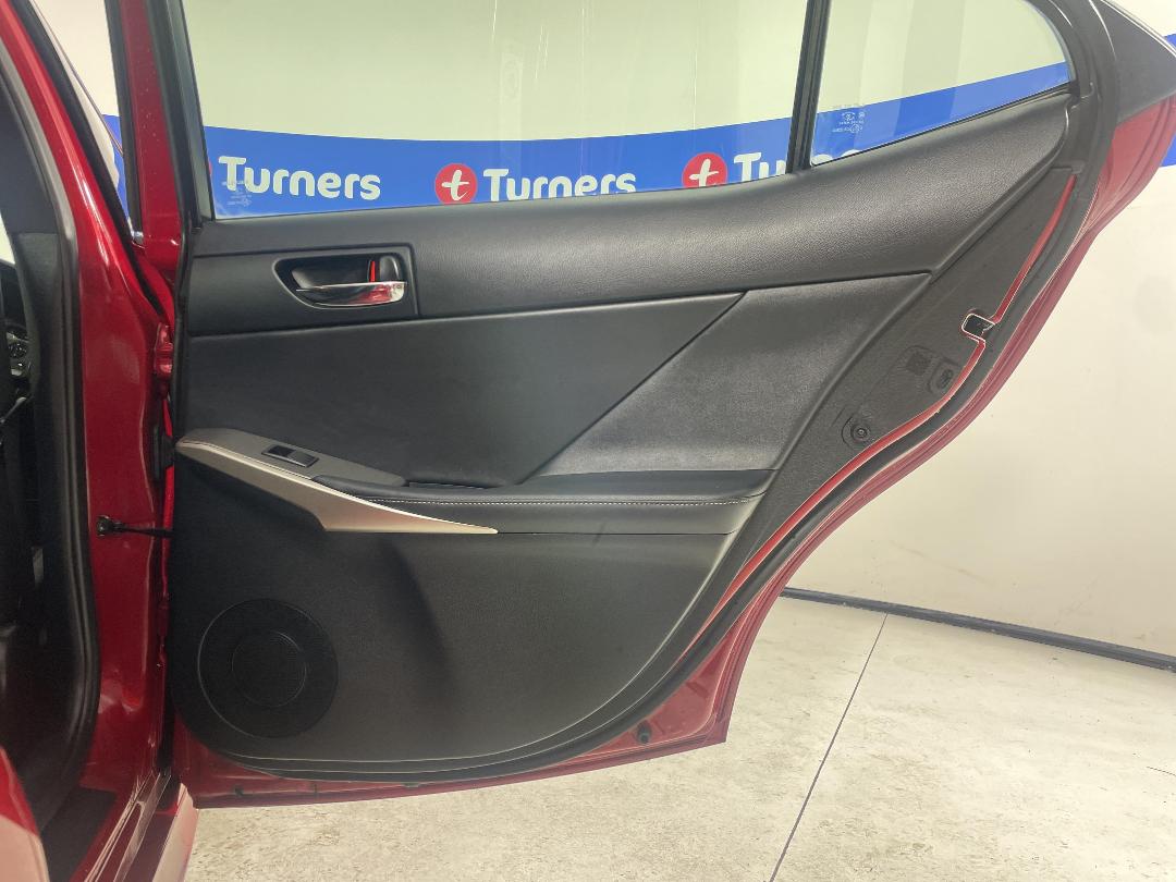 Photo '18' of Lexus IS200T