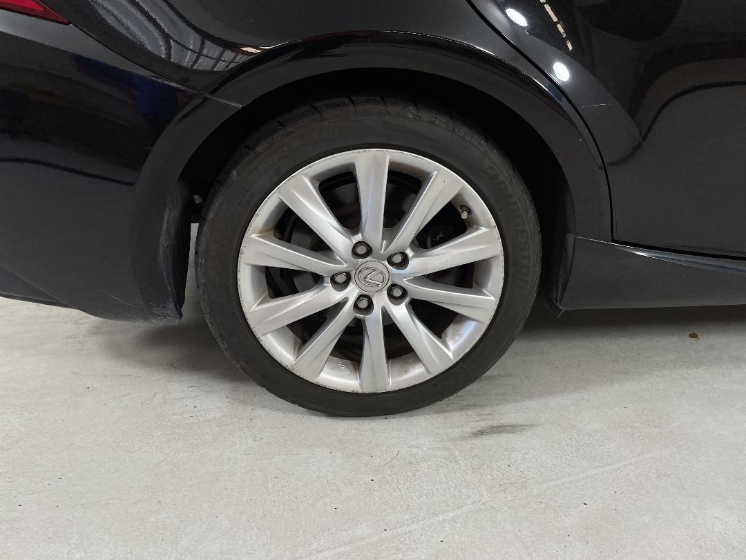 Photo '12' of Lexus IS200T