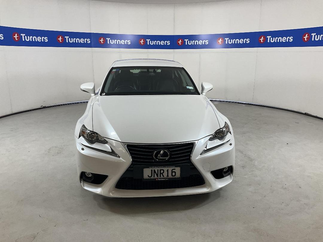 Photo '2' of Lexus IS200T