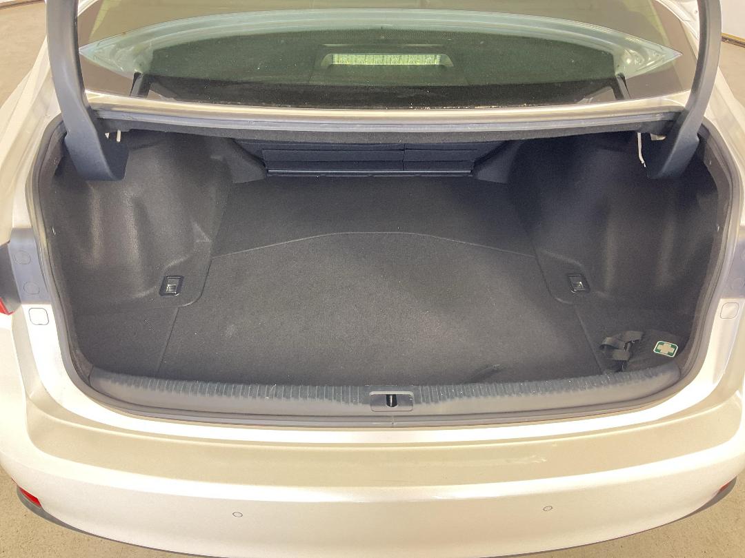 Photo '14' of Lexus IS200T