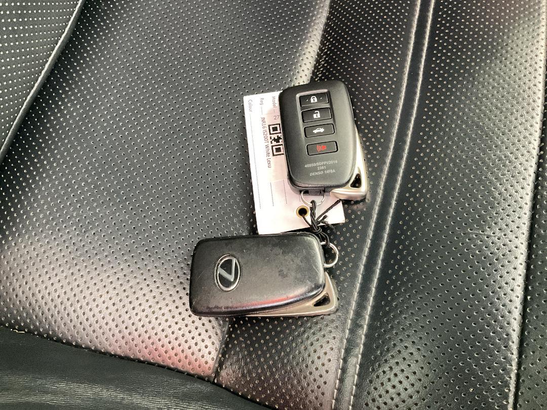 Photo '22' of Lexus IS200T