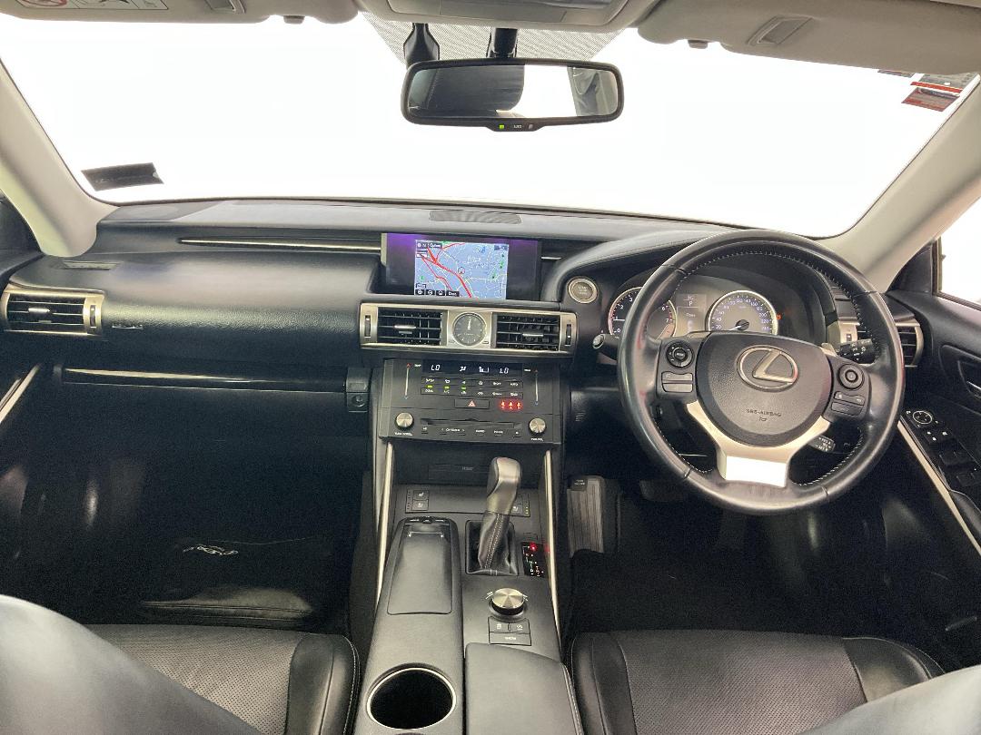 Photo '17' of Lexus IS200T