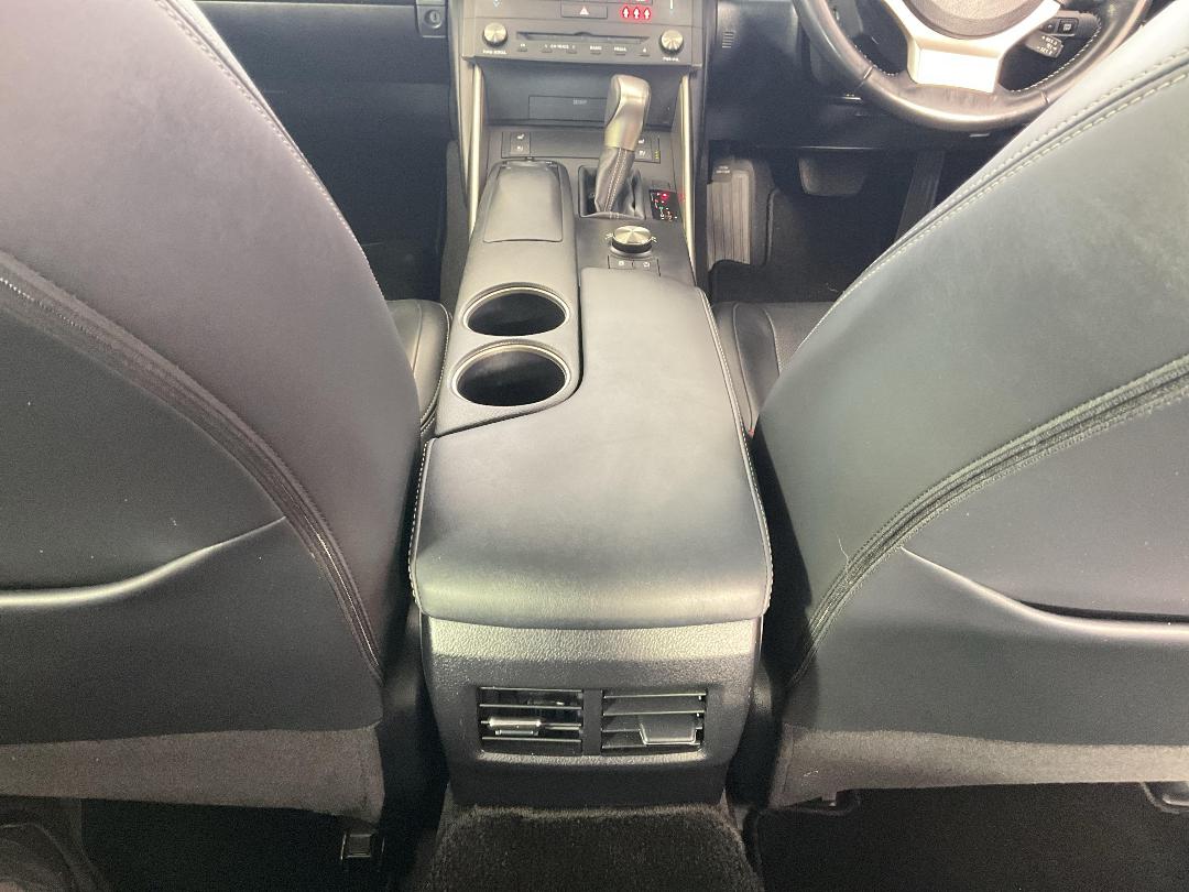 Photo '18' of Lexus IS200T