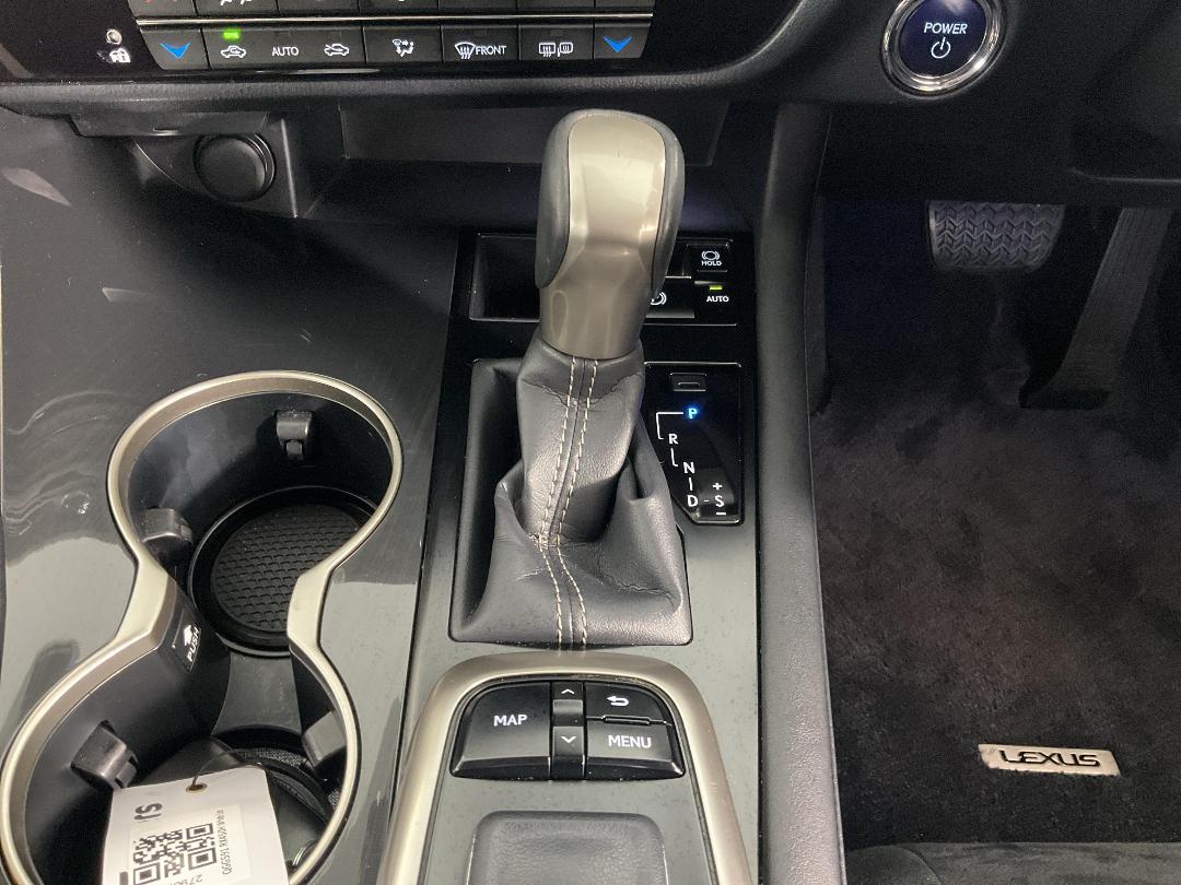 Photo '18' of Lexus RX450H