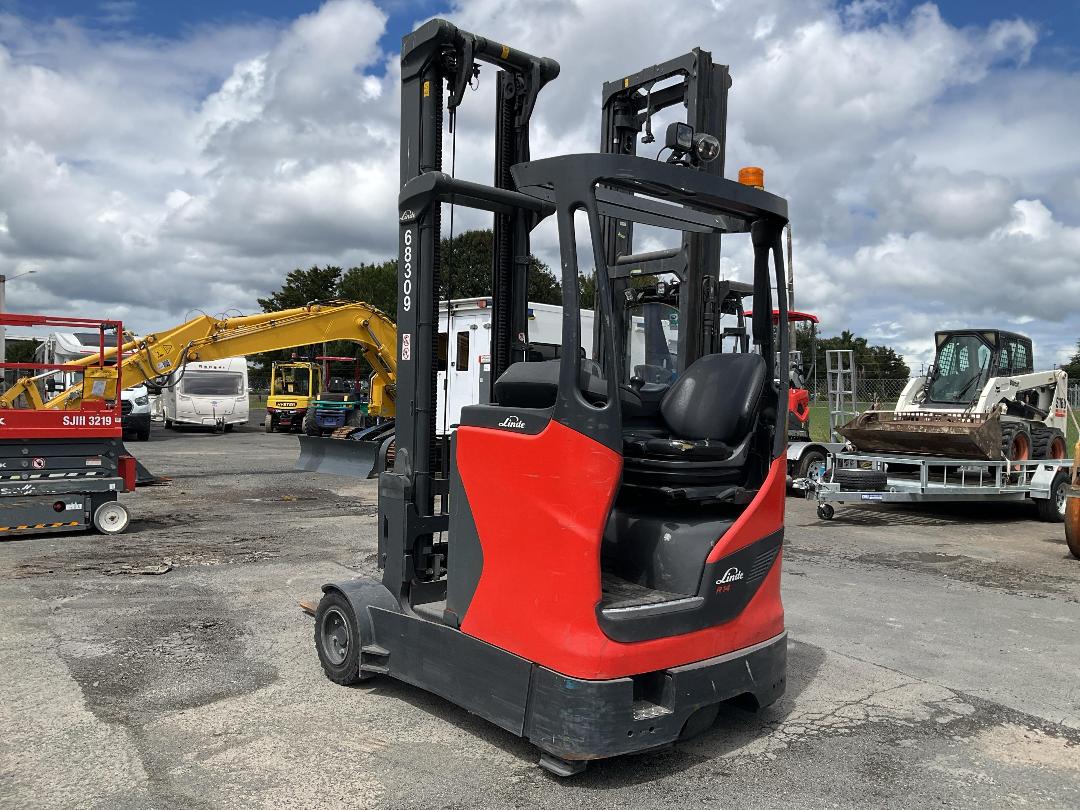 Photo '6' of Linde R14G-01 Reach Truck