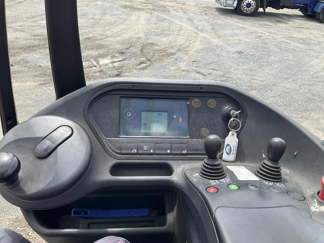 Photo '15' of Linde R14G-01 Reach Truck