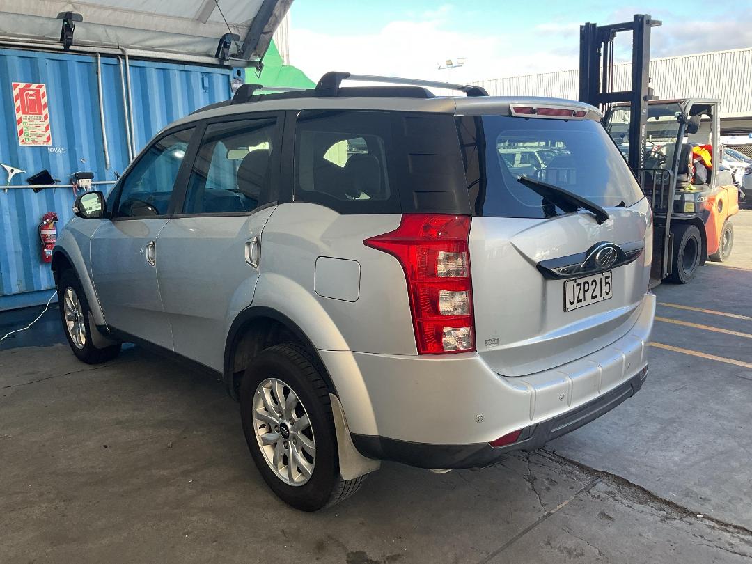 Photo '3' of Mahindra XUV XUV500 AWD