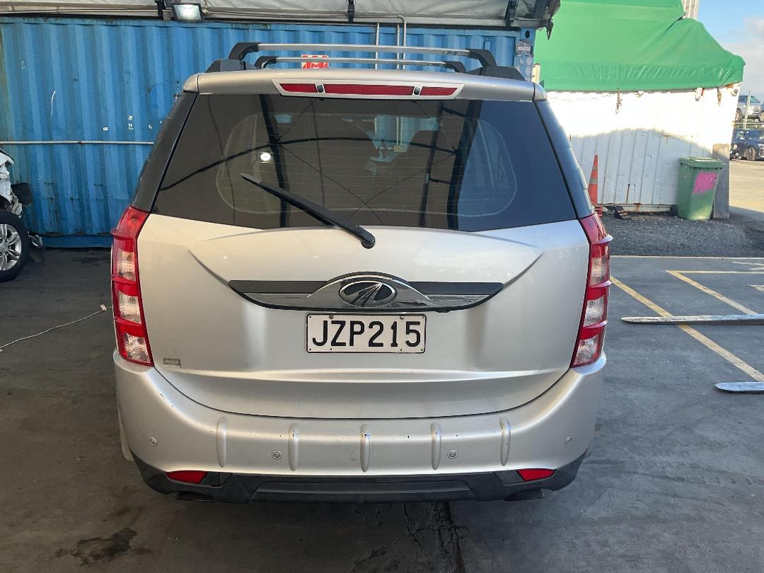 Photo '4' of Mahindra XUV XUV500 AWD