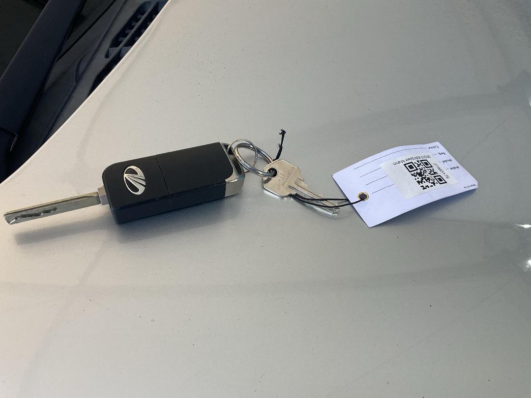 Photo '13' of Mahindra XUV XUV500 AWD