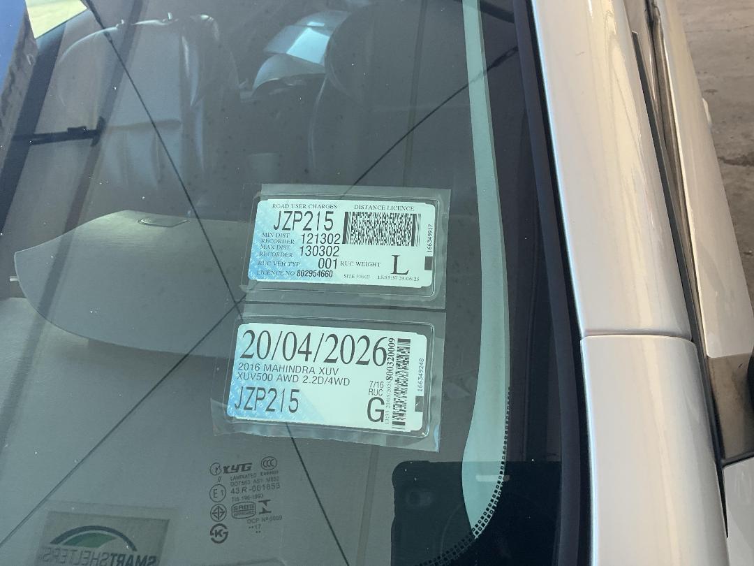 Photo '15' of Mahindra XUV XUV500 AWD